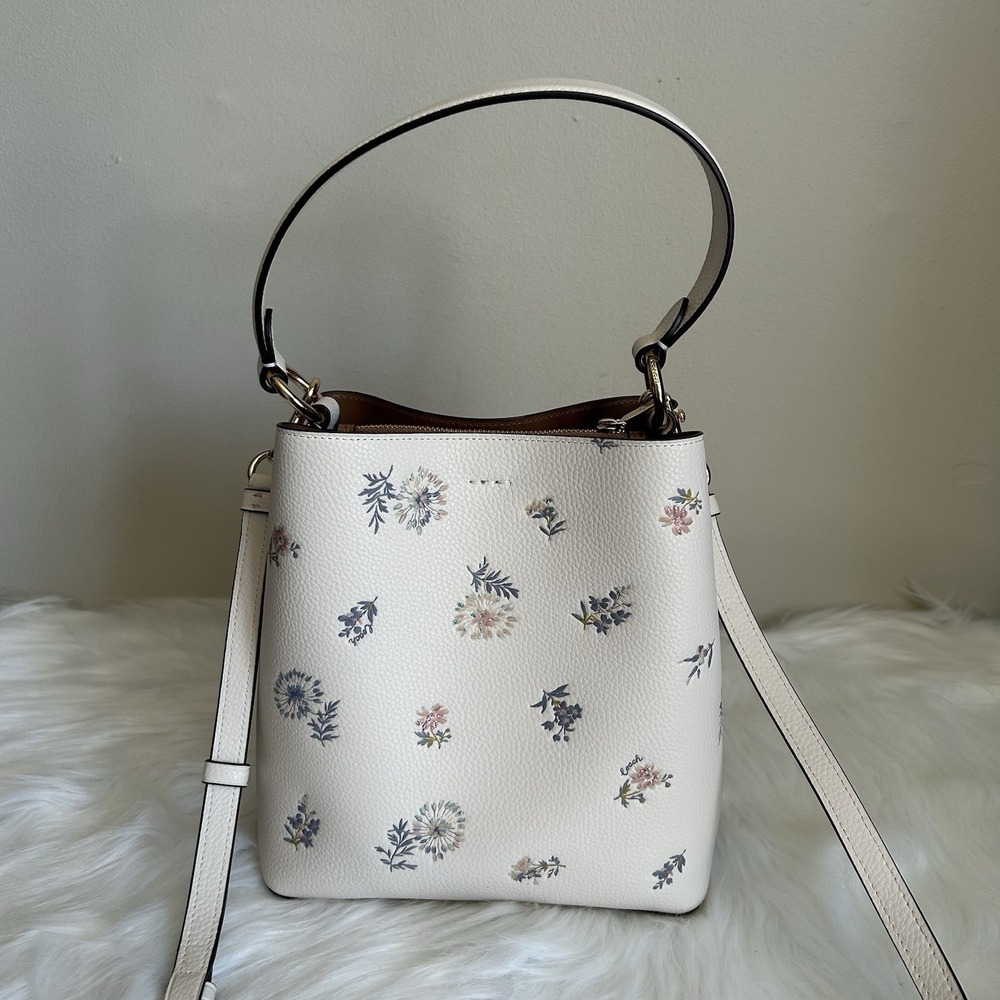 Coach Small Town Bucket Chalk White Floral Pebbled Leather Crossbody Excellent - Picture 2 of 14